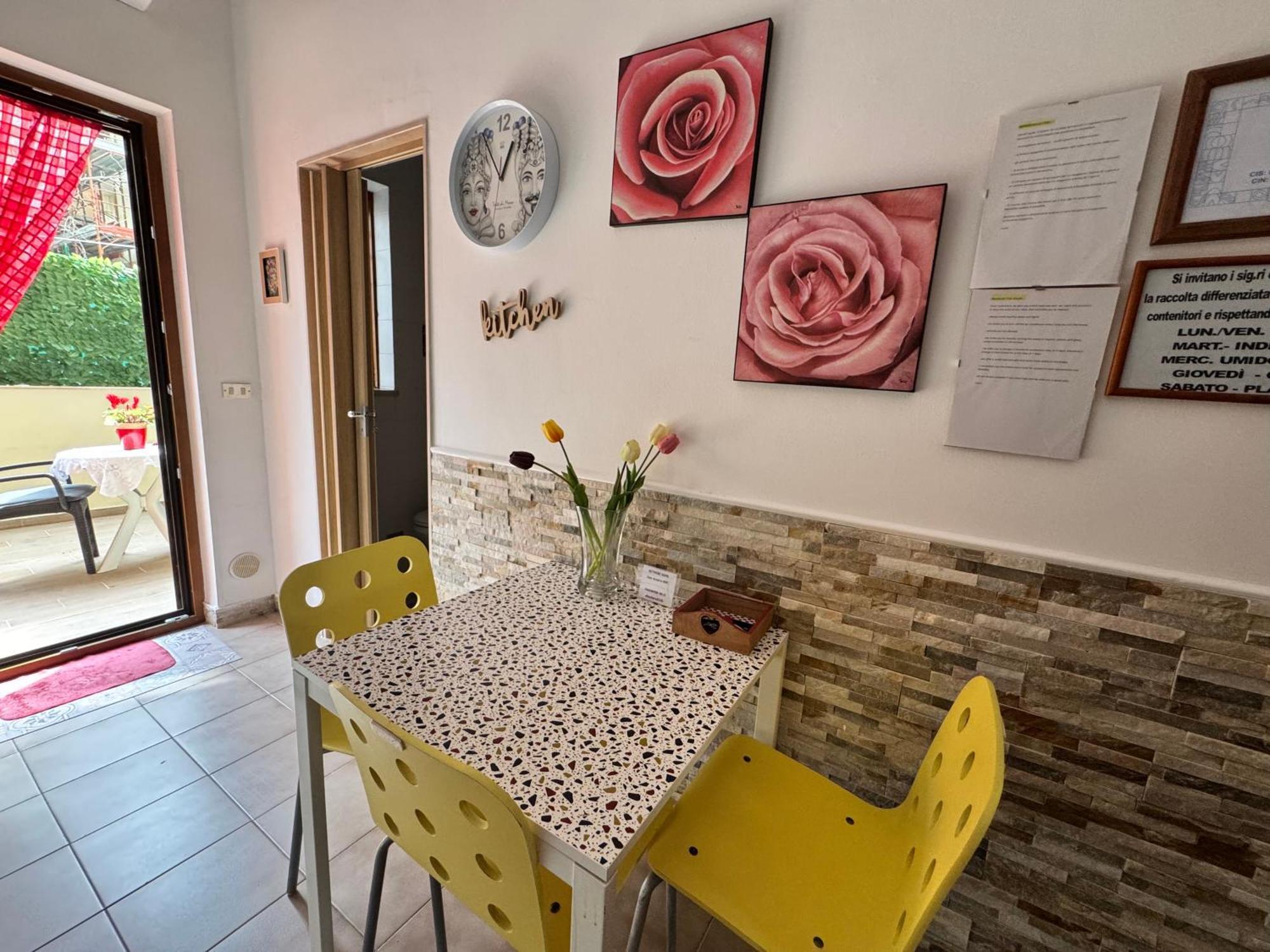 Albachiara Apartment Джовинацо Екстериор снимка