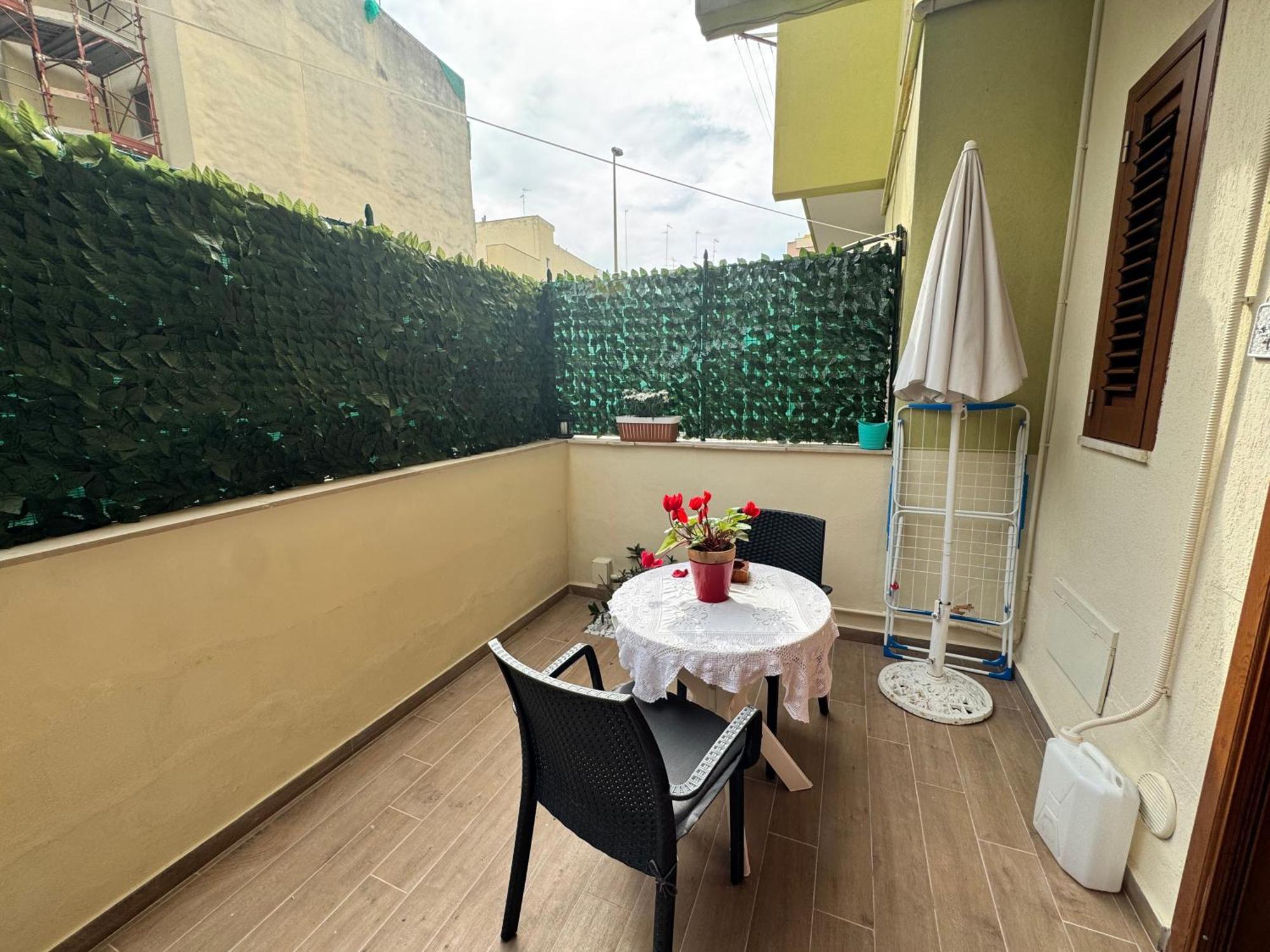 Albachiara Apartment Джовинацо Екстериор снимка