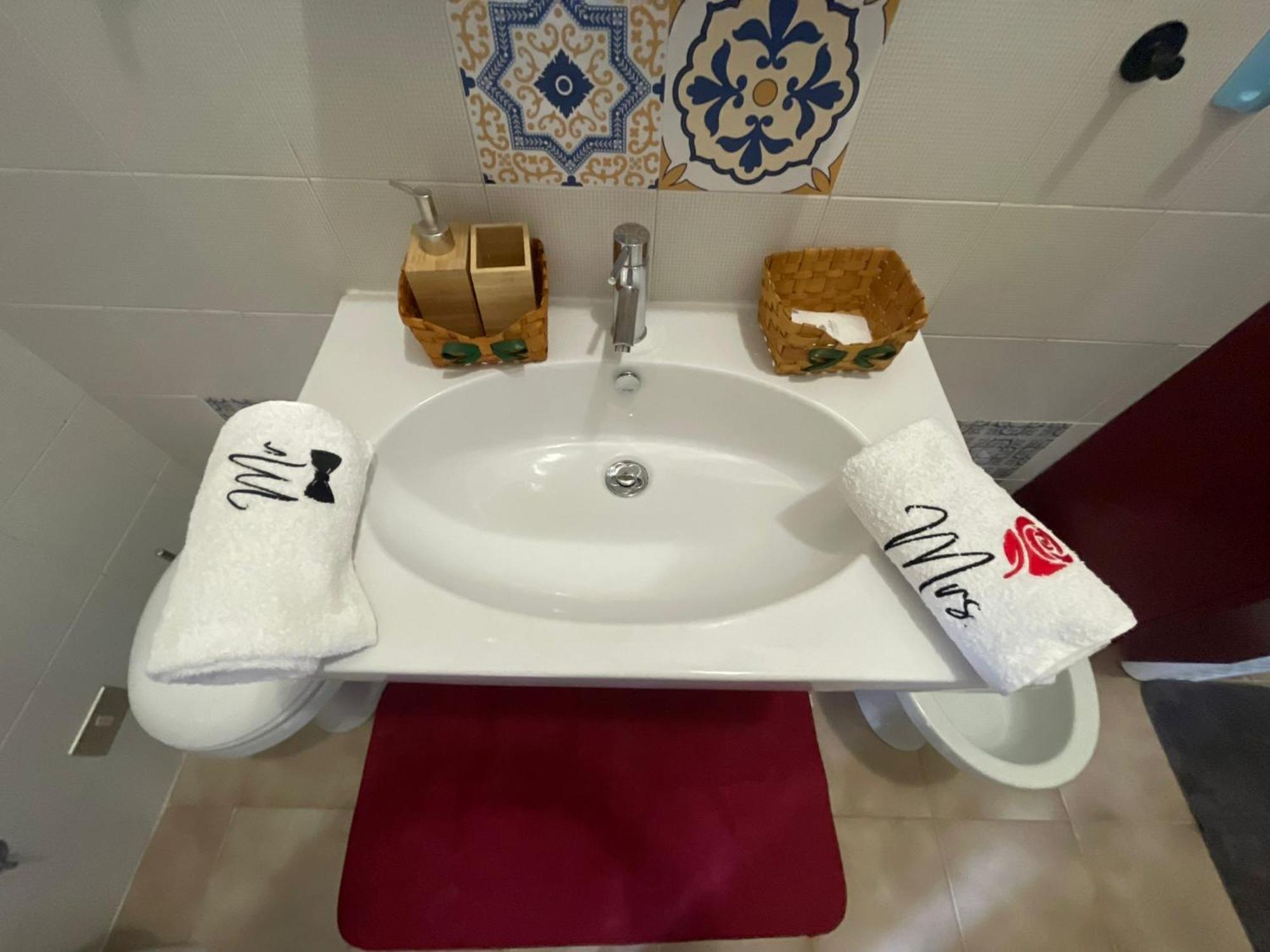 Albachiara Apartment Джовинацо Екстериор снимка